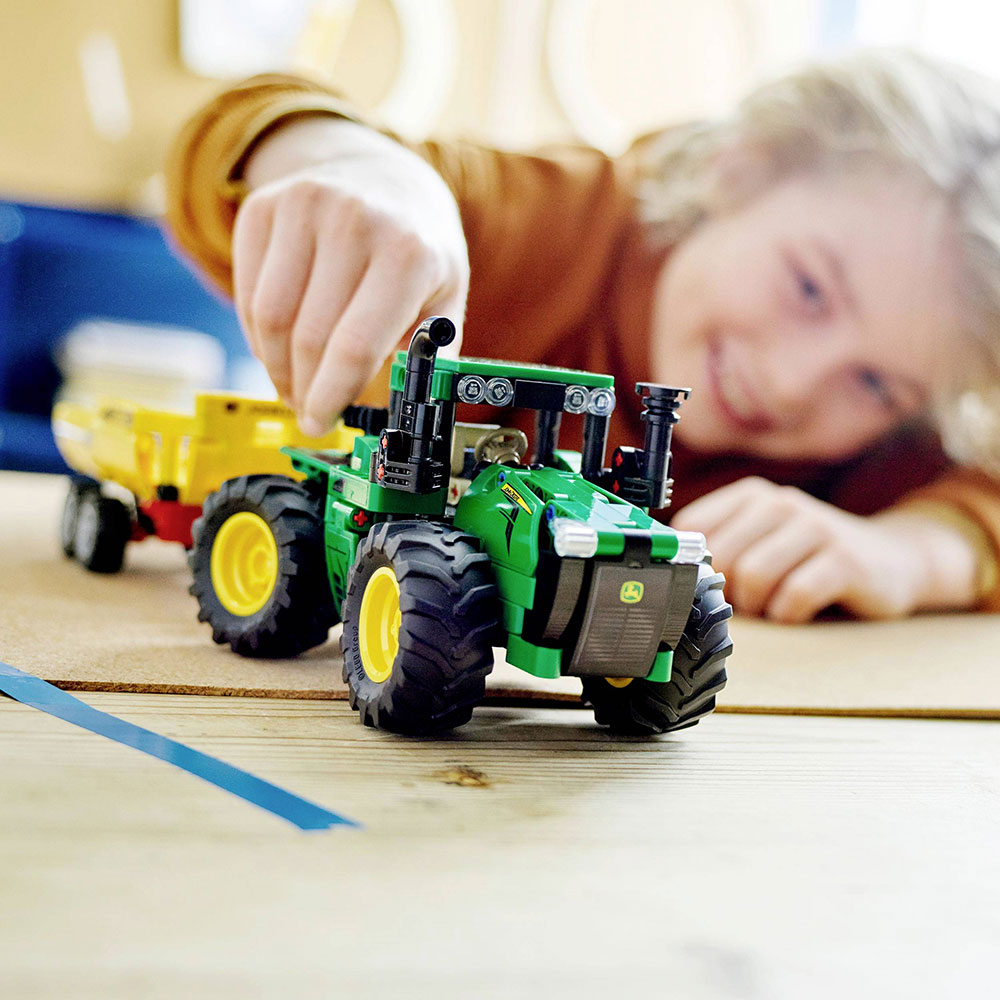 Lego Konstruktor Technic: John Deere Traktor 1000012338 03